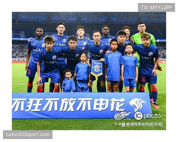 申花主场两轮不胜球迷喊话调整阵容 申花主场两轮不胜球迷喊话调整阵容
